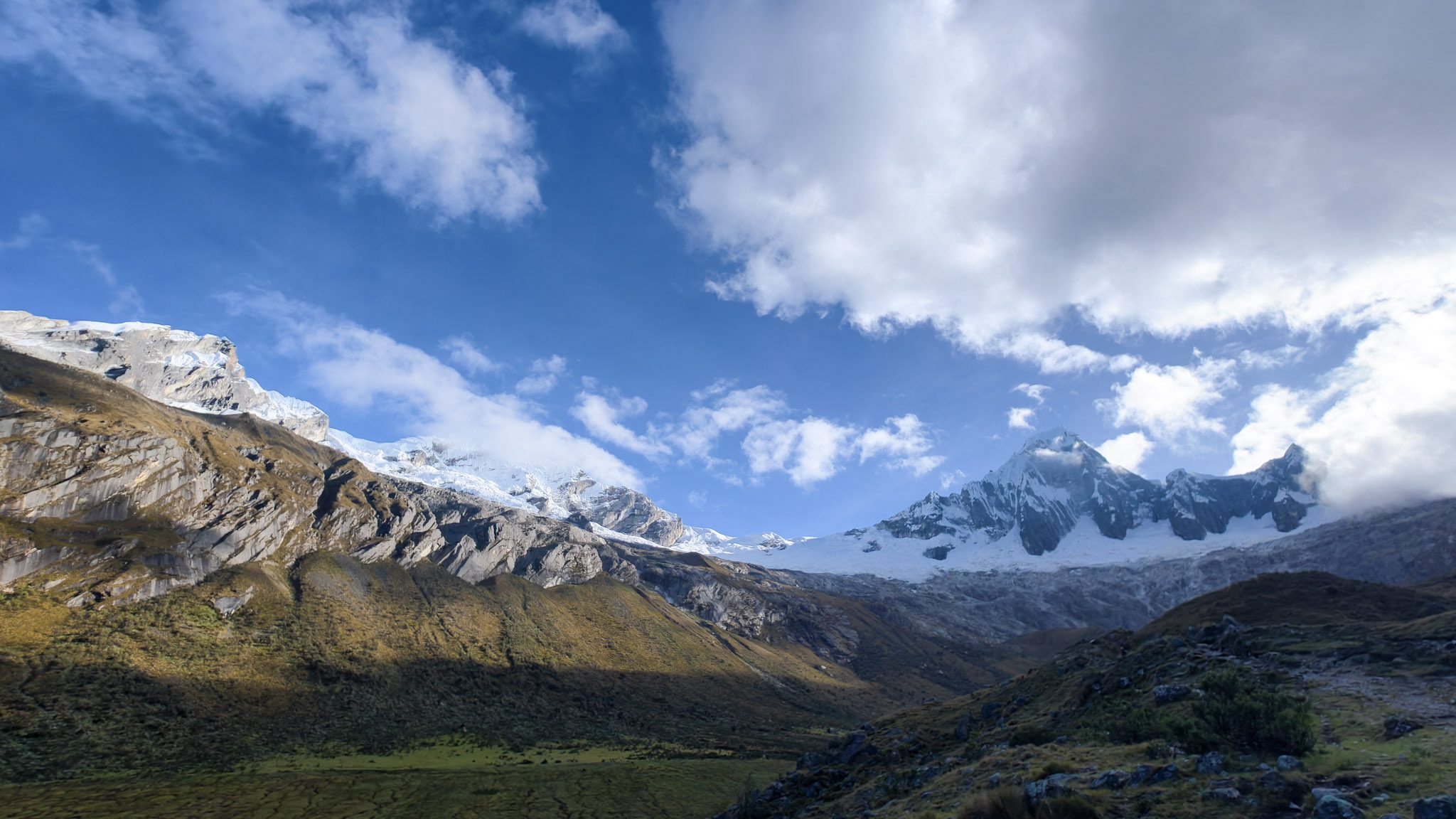 Uphill to Punta Union from Taullipampa Campsite